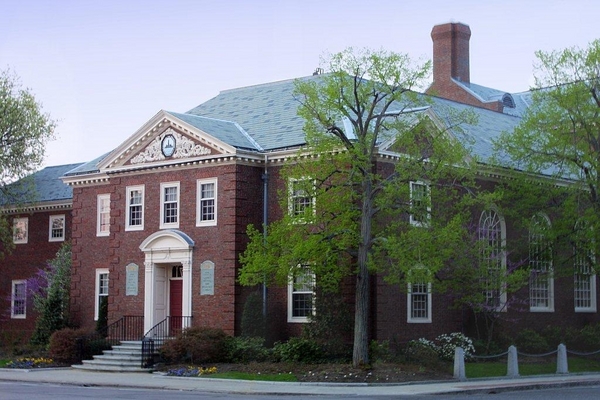 Quincy Mutual building exterior
